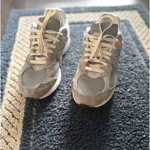 New Balance 2002r. Men size 9. Good condition